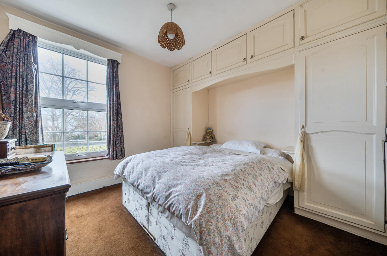 St. Pauls Road, Chichester, West Sussex, PO19