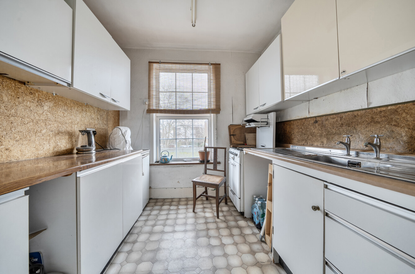 St. Pauls Road, Chichester, West Sussex, PO19