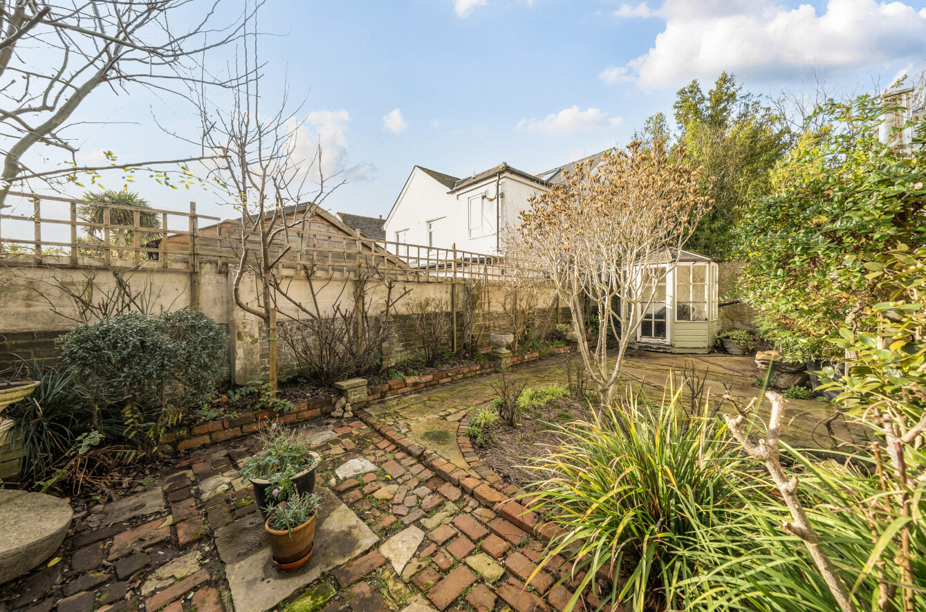 St. Pauls Road, Chichester, West Sussex, PO19