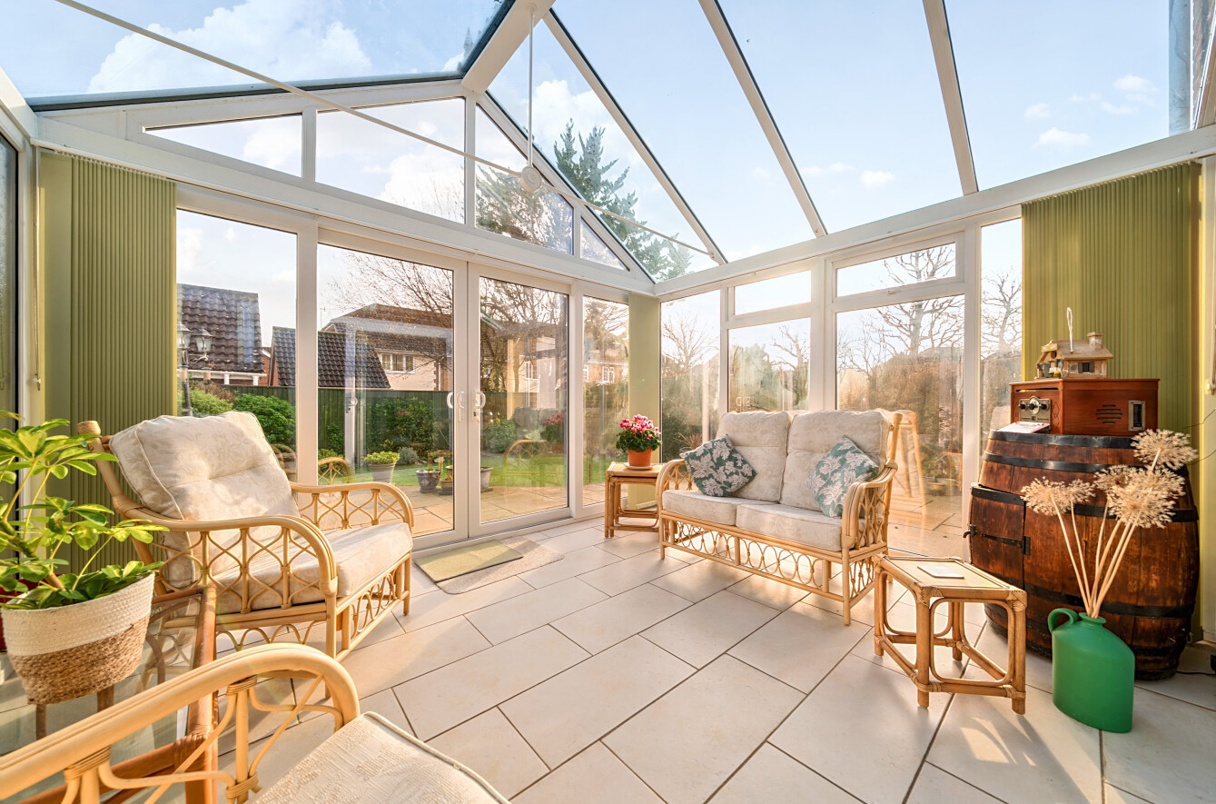 Nightingale Close, Rowlands Castle, Hampshire, PO9 - Charters