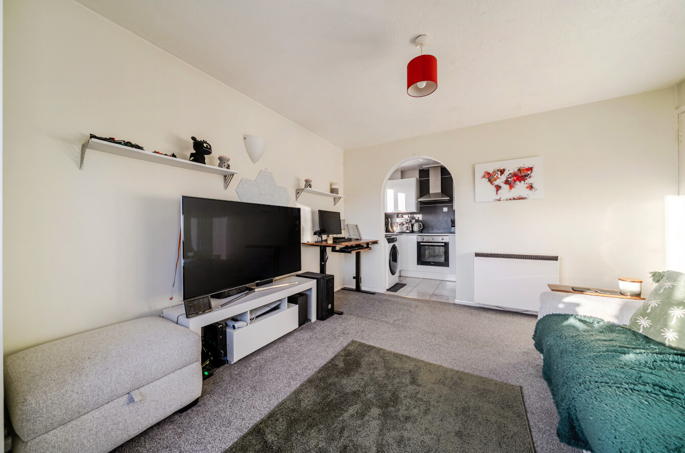 Tor Close, Waterlooville, Hampshire, PO7 - Charters