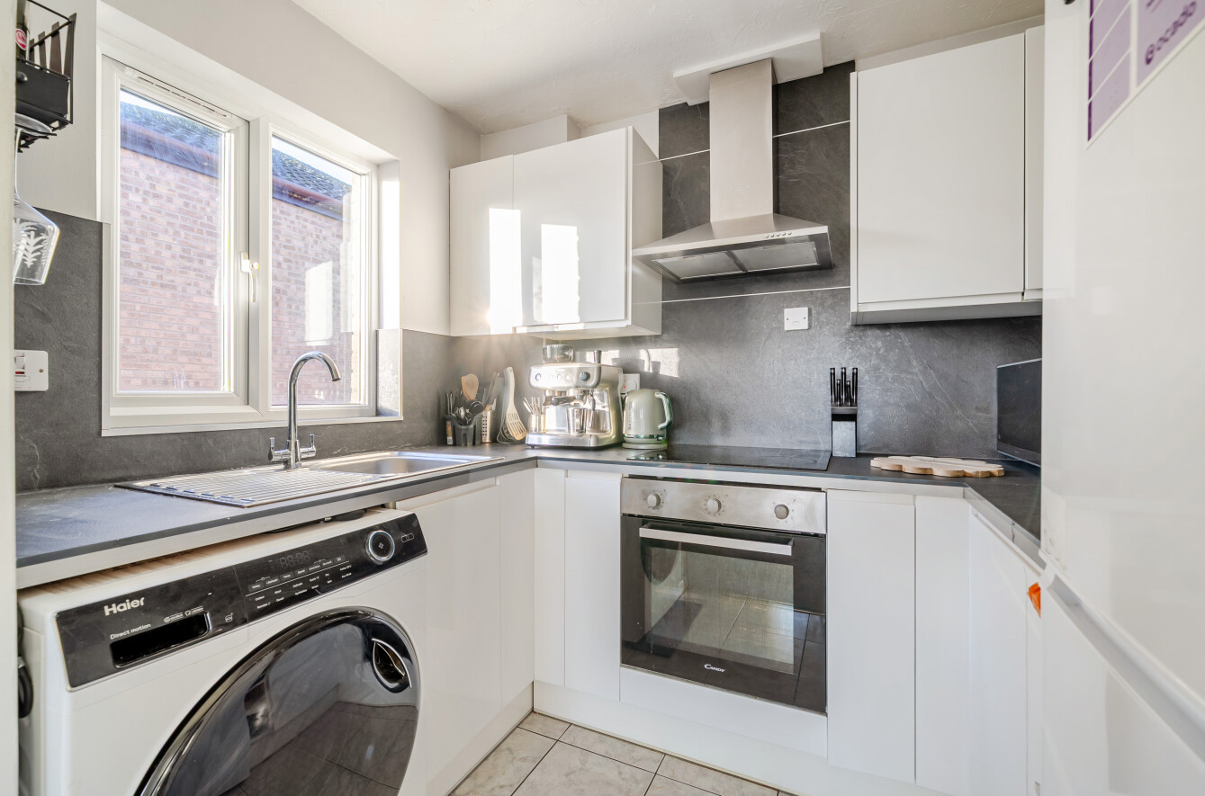 Tor Close, Waterlooville, Hampshire, PO7 - Charters