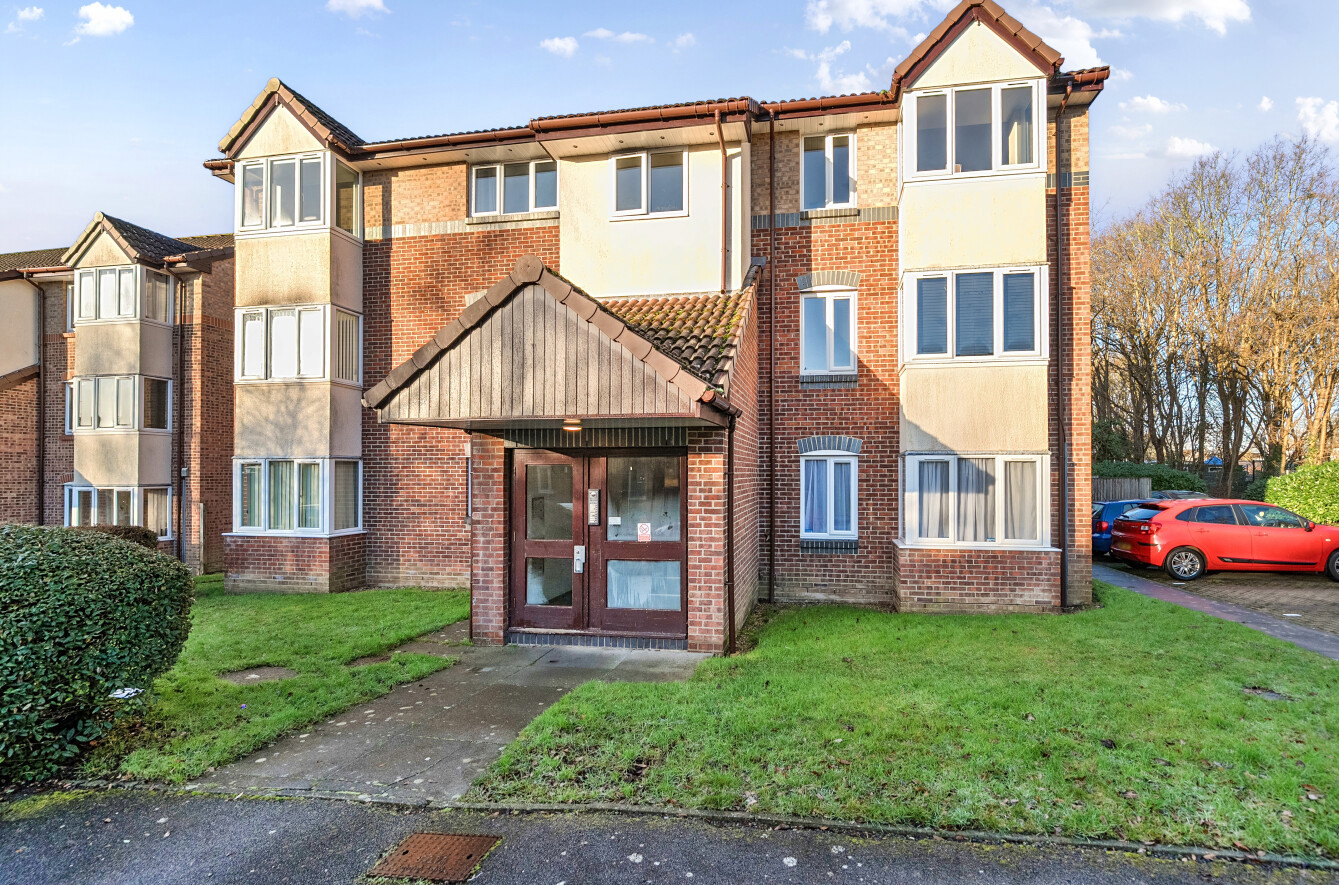 Tor Close, Waterlooville, Hampshire, PO7 - Charters