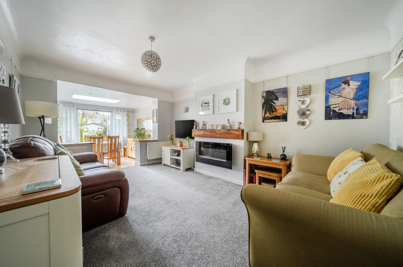 Martin Avenue, Denmead, Waterlooville, Hampshire, PO7 - Charters