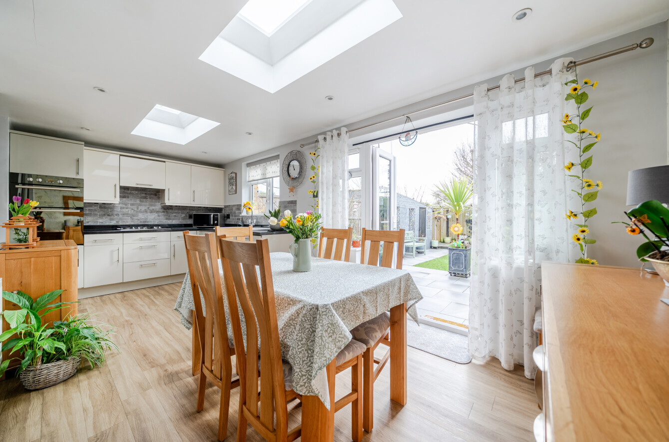 Martin Avenue, Denmead, Waterlooville, Hampshire, PO7 - Charters