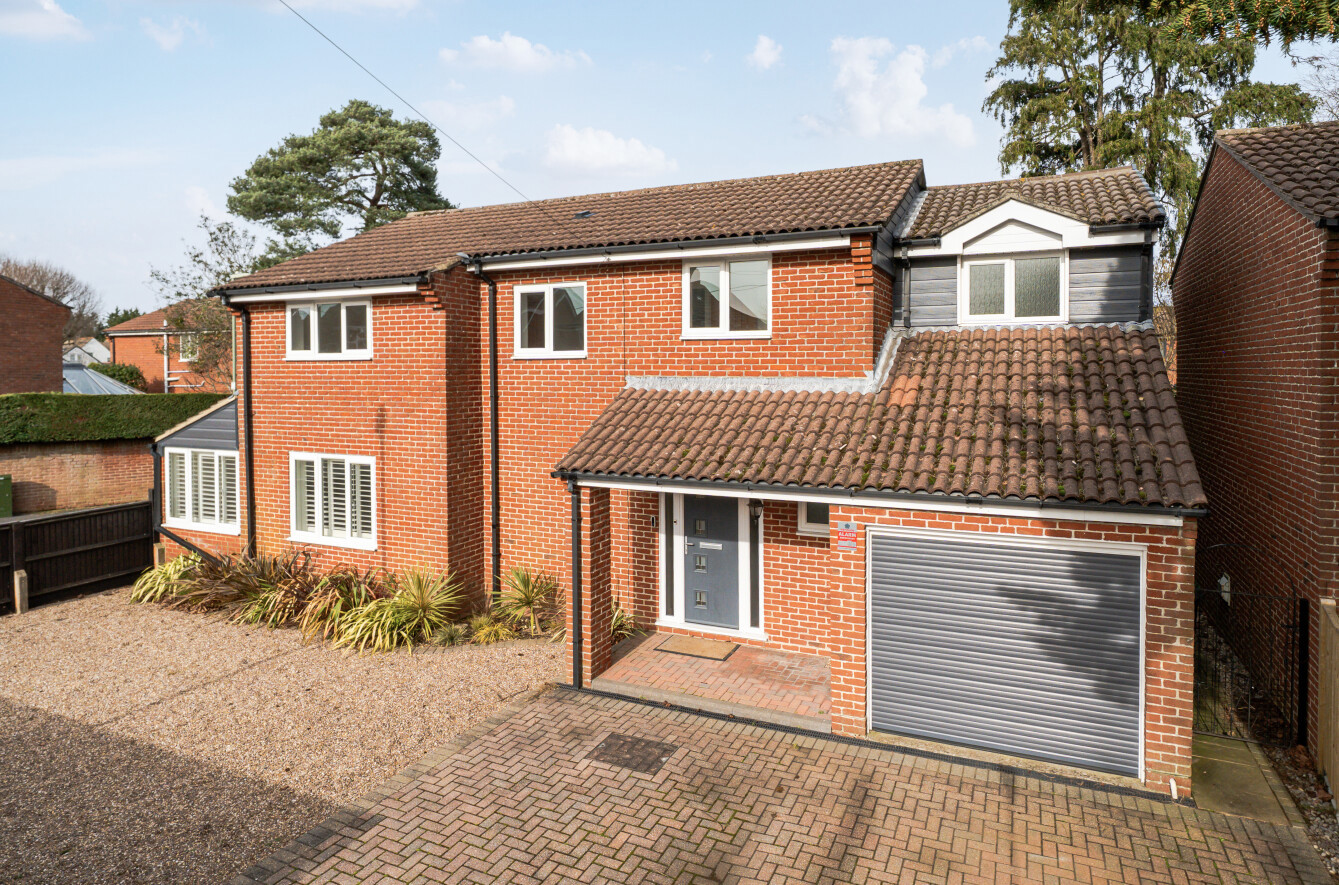 First Avenue, Havant, Hampshire, PO9 - Charters
