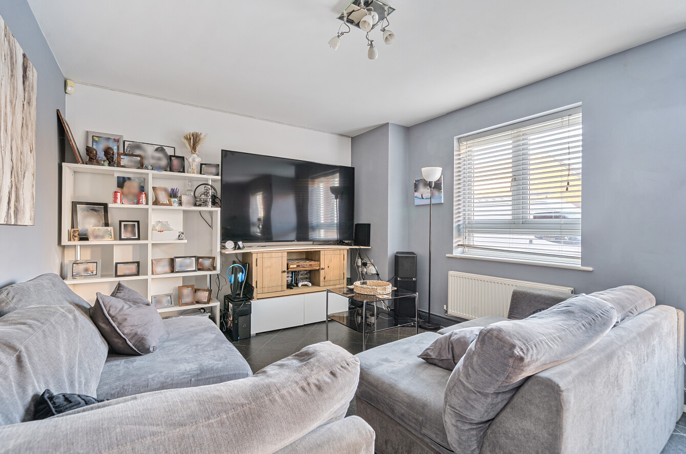 Dale Square, Havant, Hampshire, PO9 - Charters