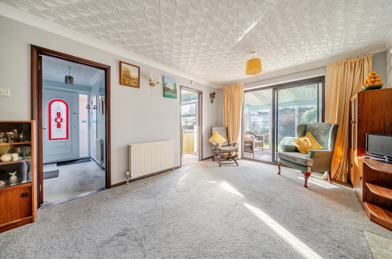 Wheatlands Avenue, Hayling Island, Hampshire, PO11 - Charters