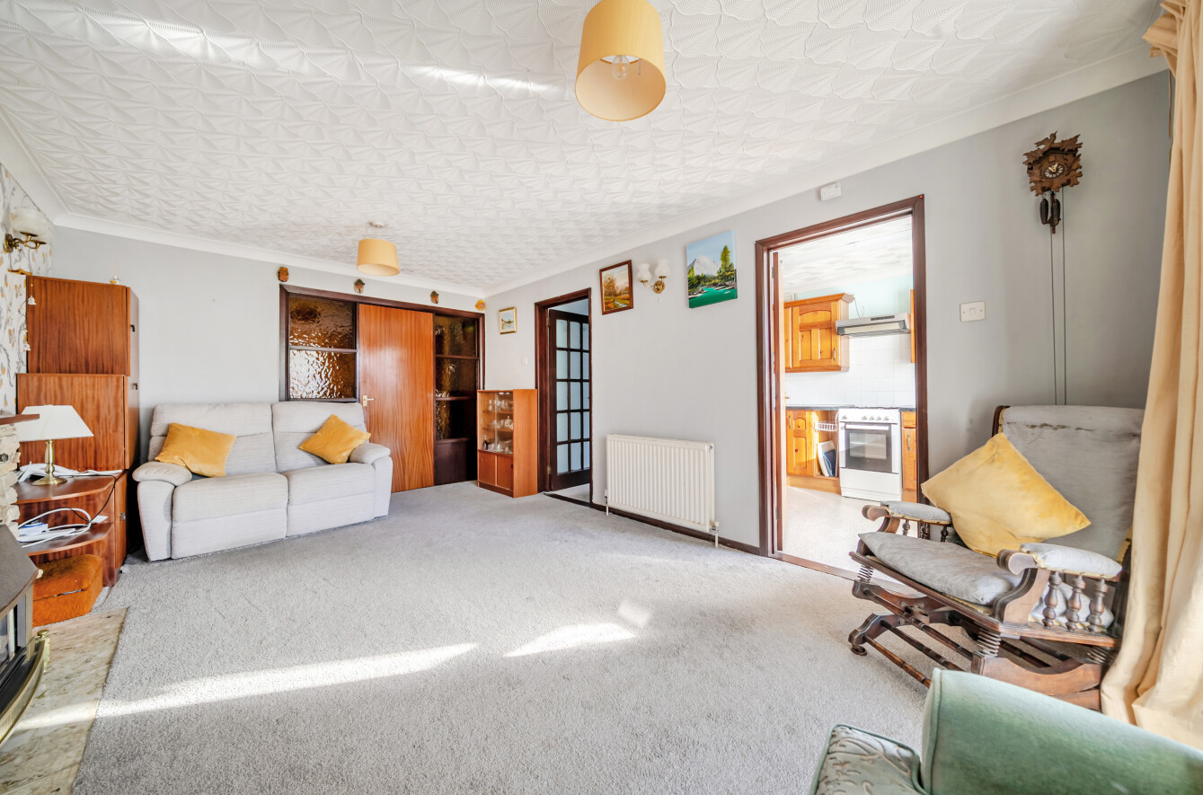 Wheatlands Avenue, Hayling Island, Hampshire, PO11 - Charters