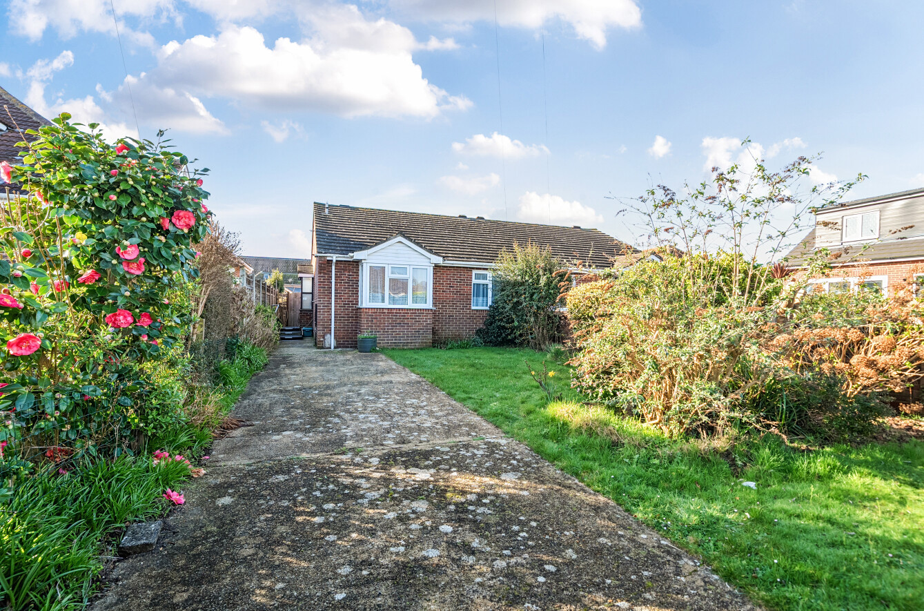Wheatlands Avenue, Hayling Island, Hampshire, PO11 - Charters