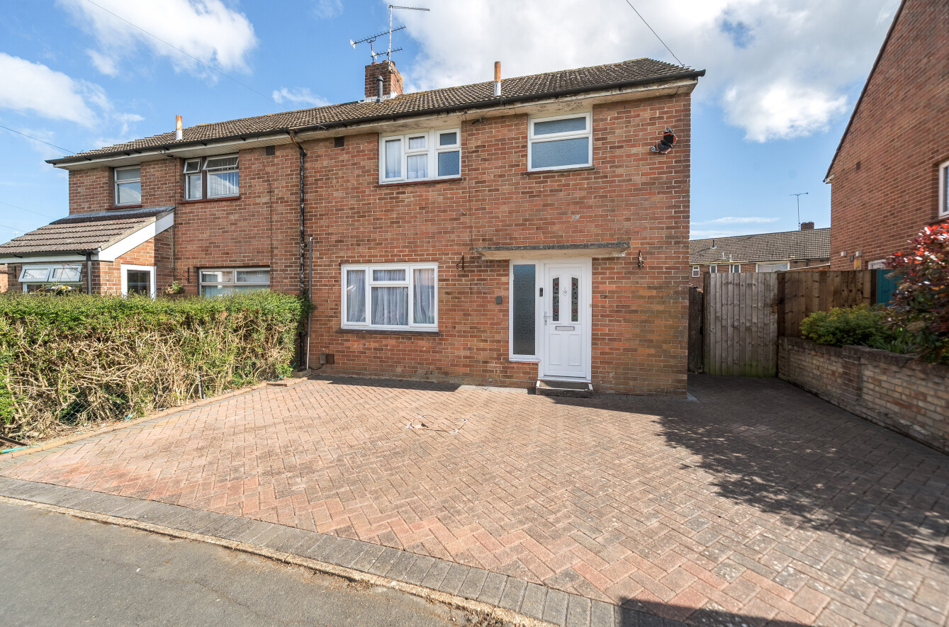 Plaitford Grove, Havant, Hampshire, PO9 - Charters