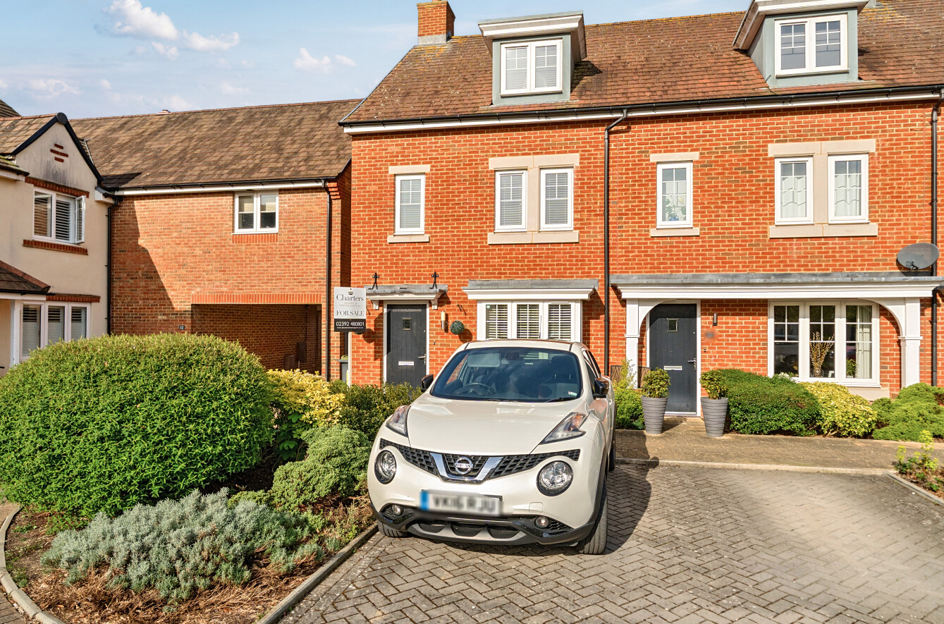 Field Place, Havant, Hampshire, PO9 - Charters