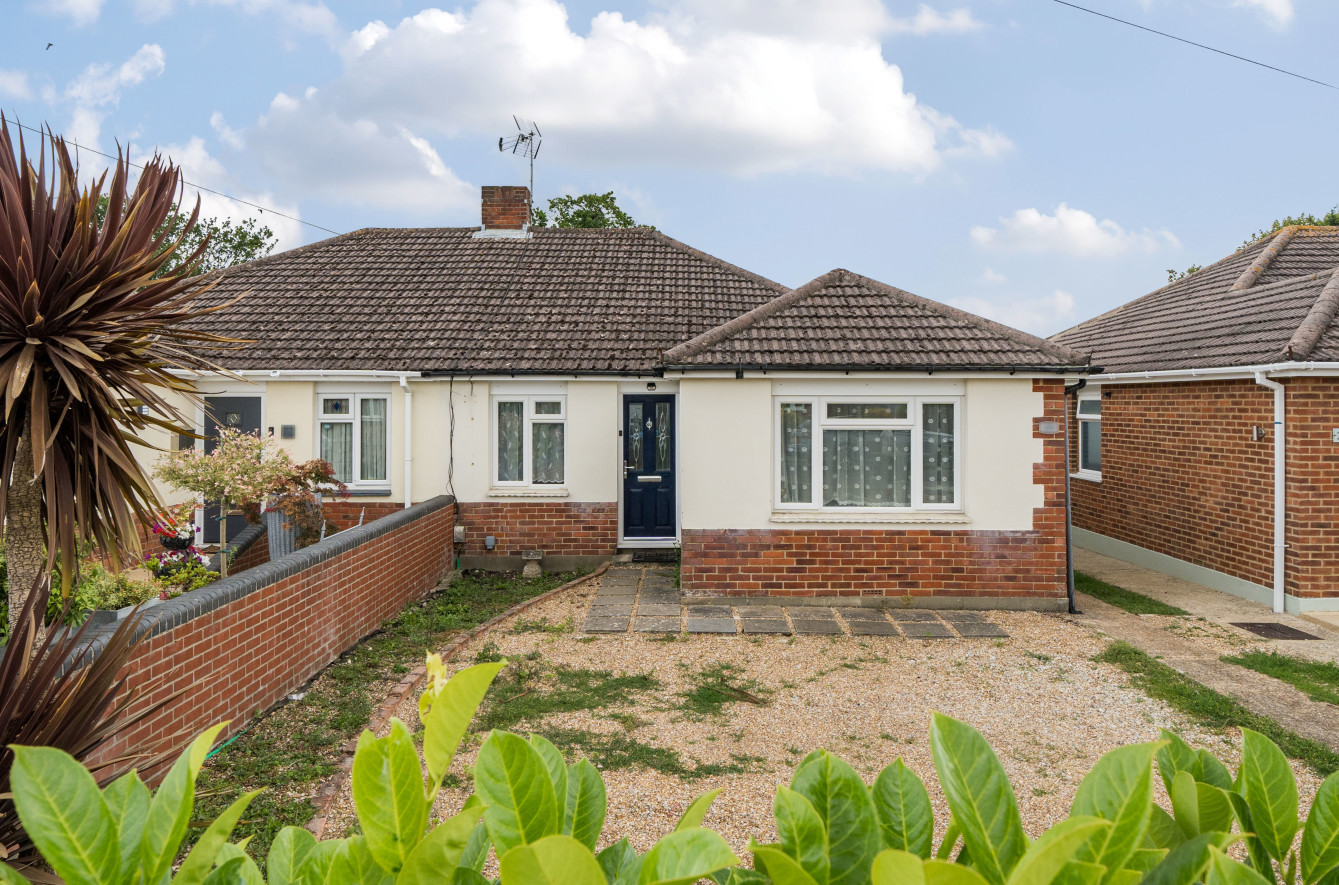 Cyprus Road, Titchfield Common, Hampshire, PO14 - Charters