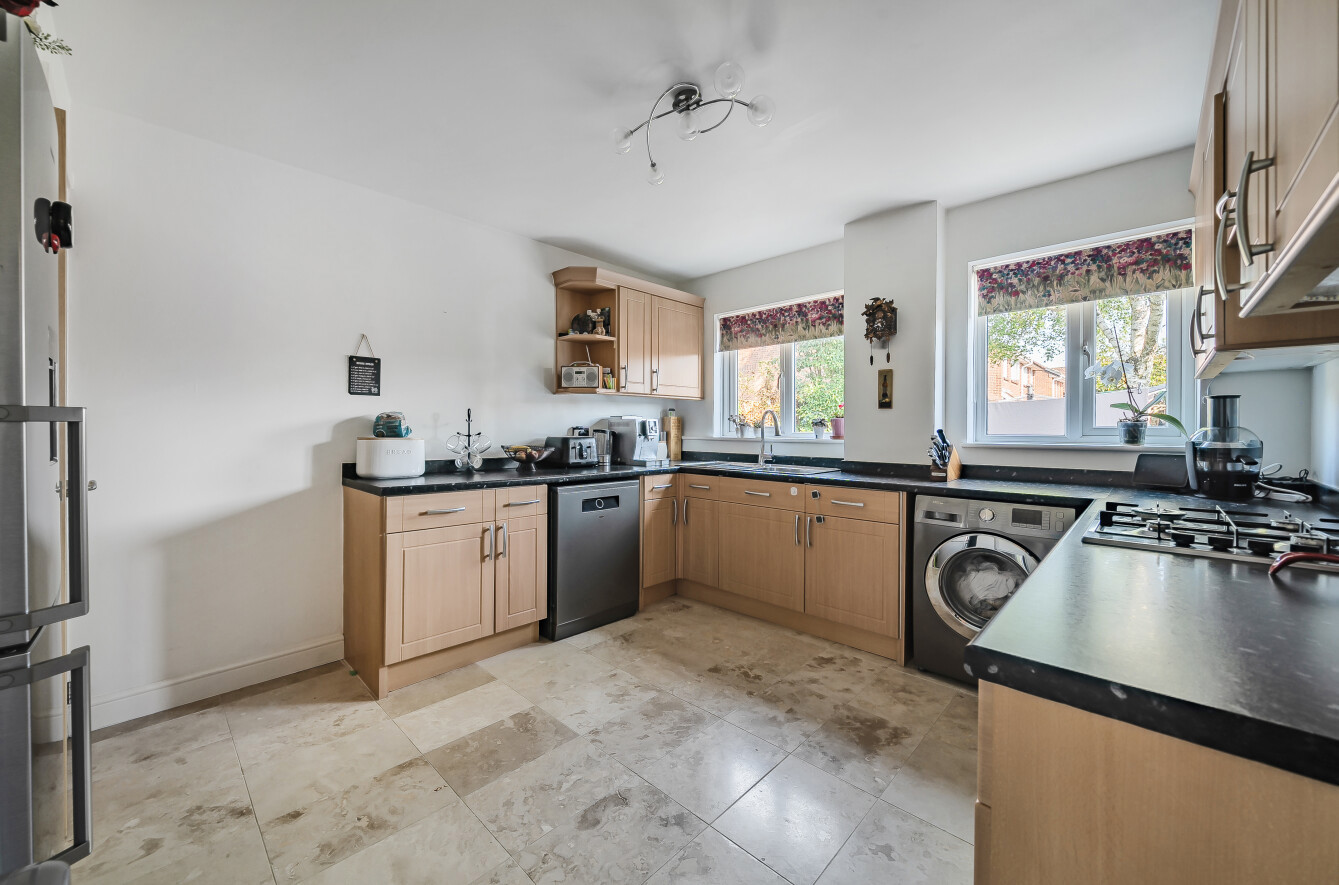 Cornflower Close, Locks Heath, Hampshire, SO31 - Charters