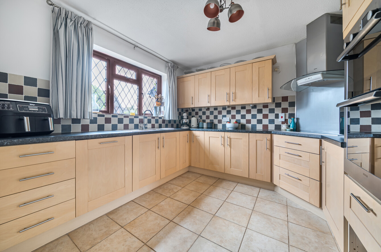 Hazel Grove, Locks Heath, Hampshire, SO31 - Charters