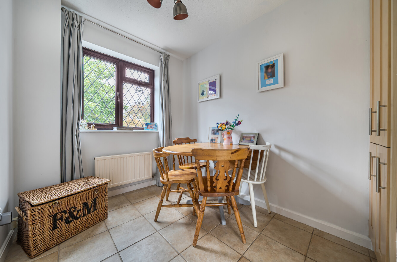 Hazel Grove, Locks Heath, Hampshire, SO31 - Charters