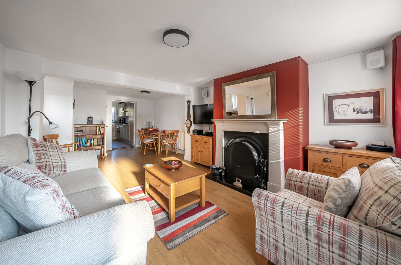 Hunts Pond Road, Park Gate, Hampshire, SO31 - Charters