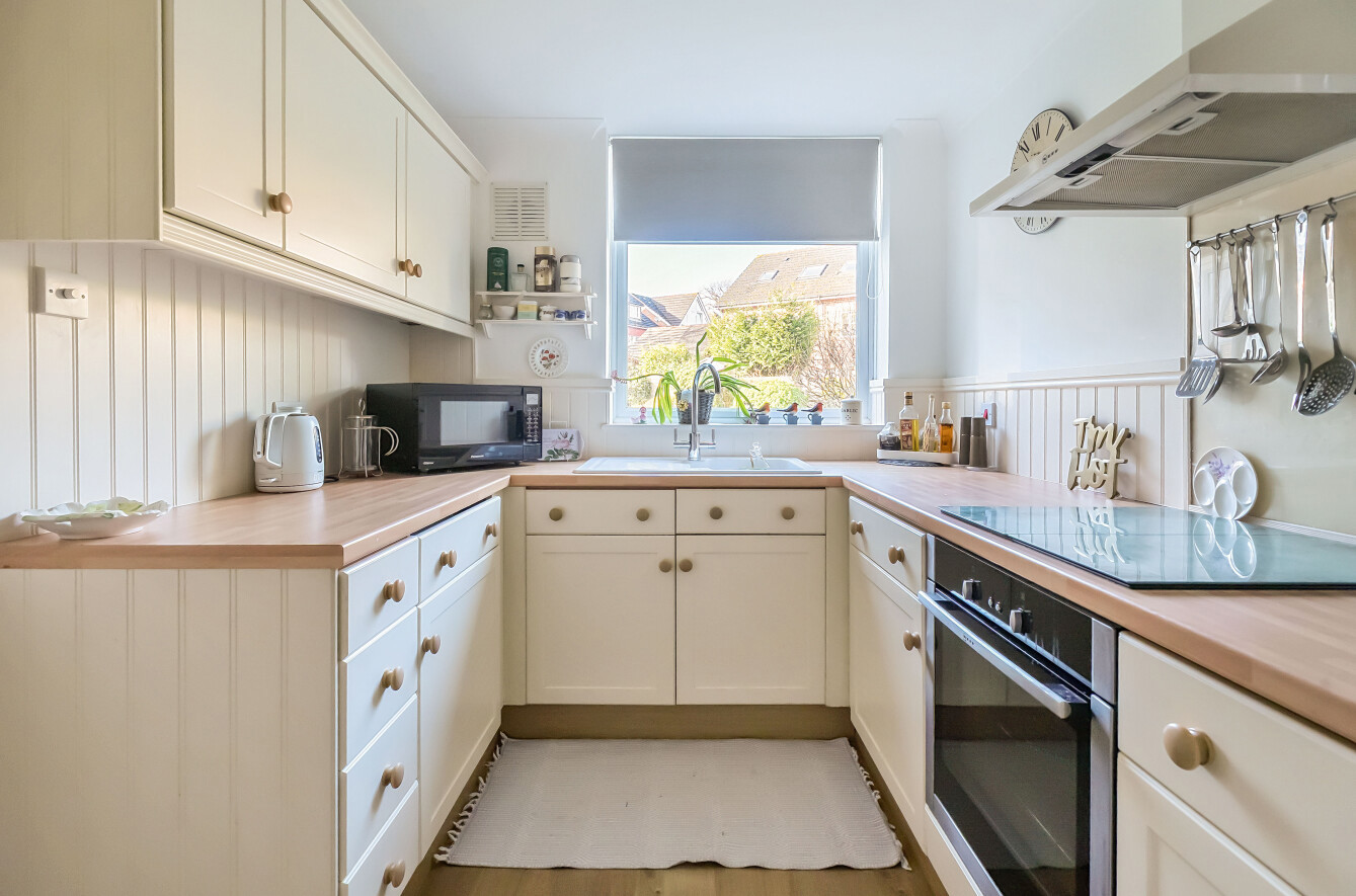 Church Lane, Bursledon, Hampshire, SO31 - Charters
