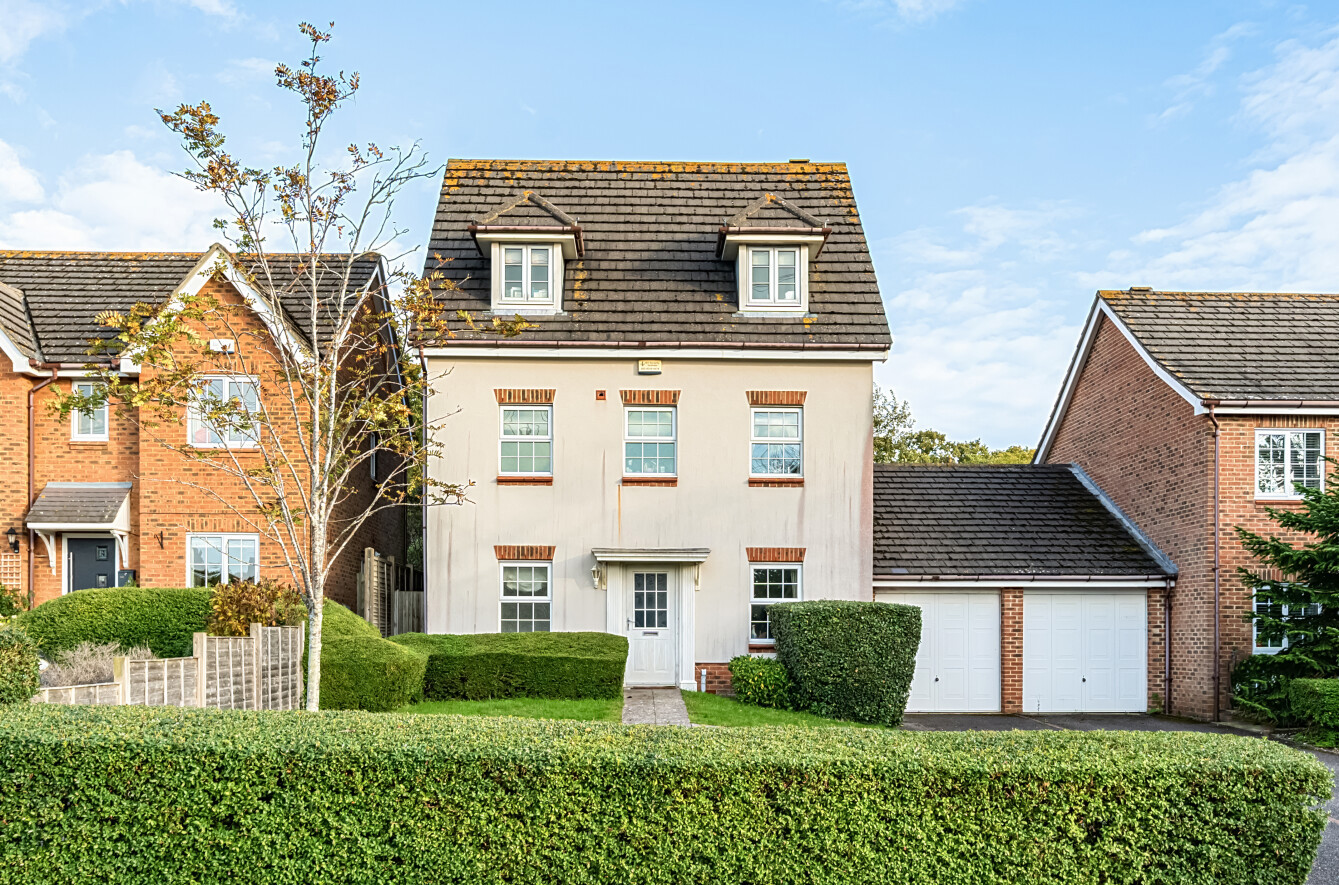 Titchfield Park Road, Titchfield Park, Hampshire, PO15