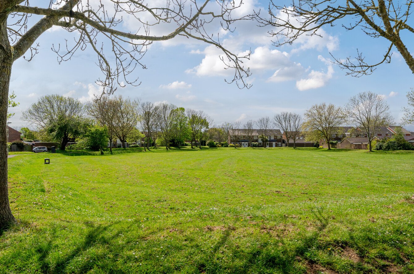 Harrier Close, Lee-on-the-Solent, Hampshire, PO13