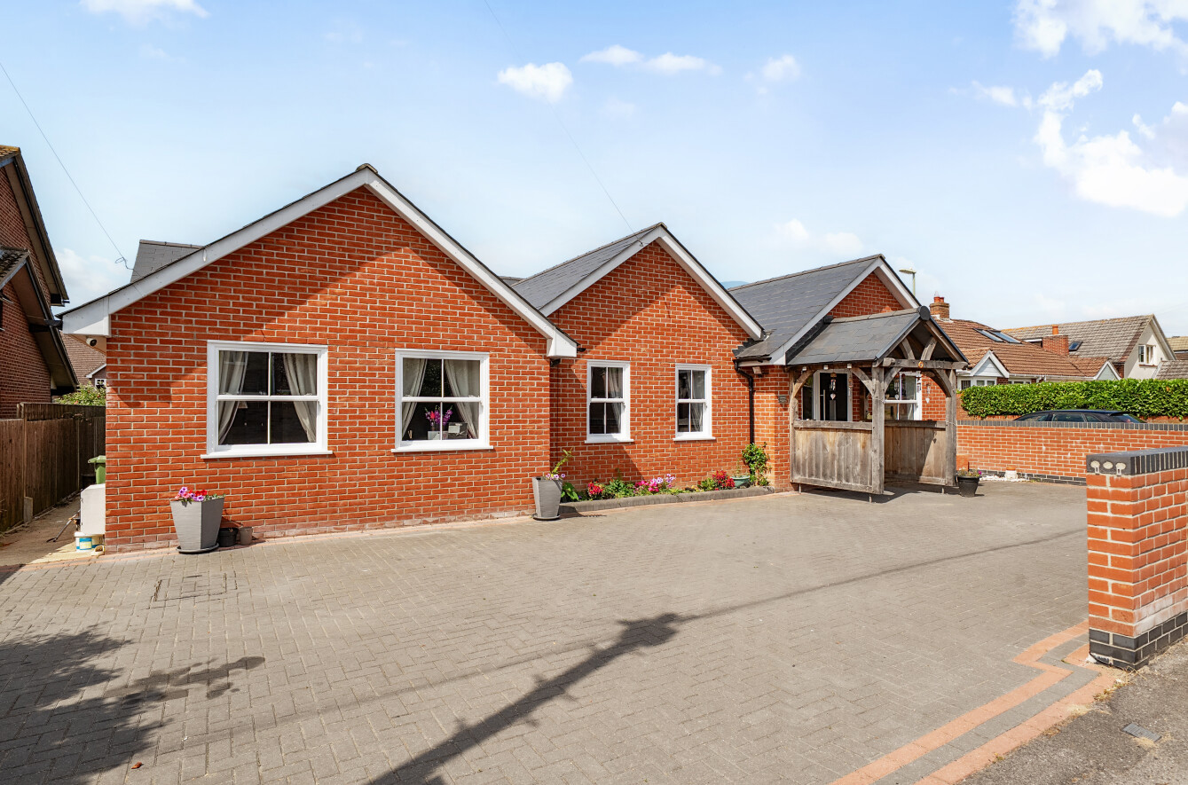 Hunts Pond Road, Park Gate, PO14