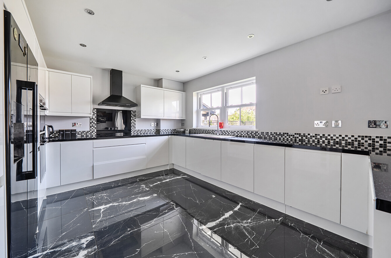 Hunts Pond Road, Park Gate, PO14 - Charters