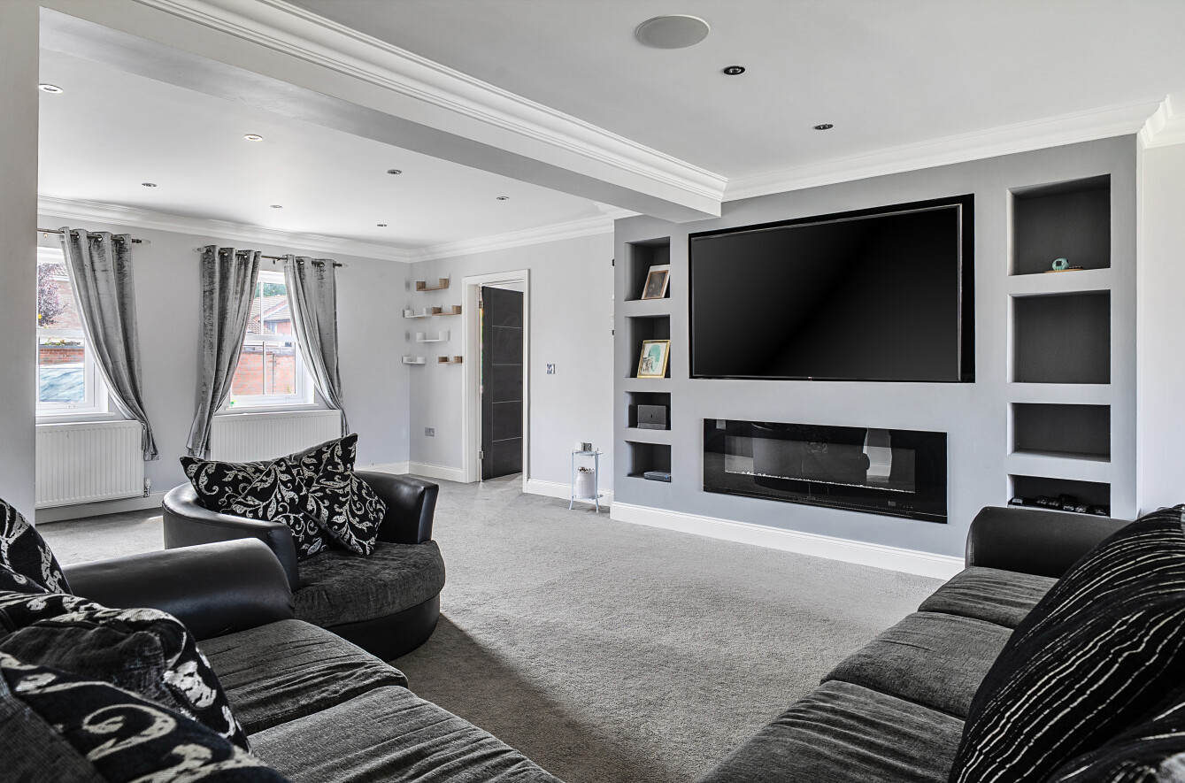 Hunts Pond Road, Park Gate, PO14 - Charters