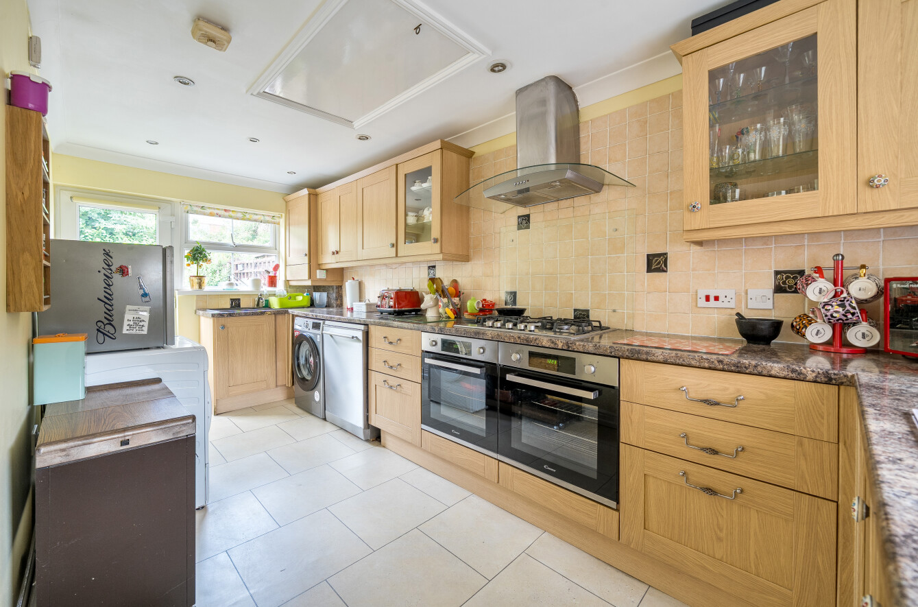 Gardenia Drive, Fareham, Hampshire, PO15 - Charters