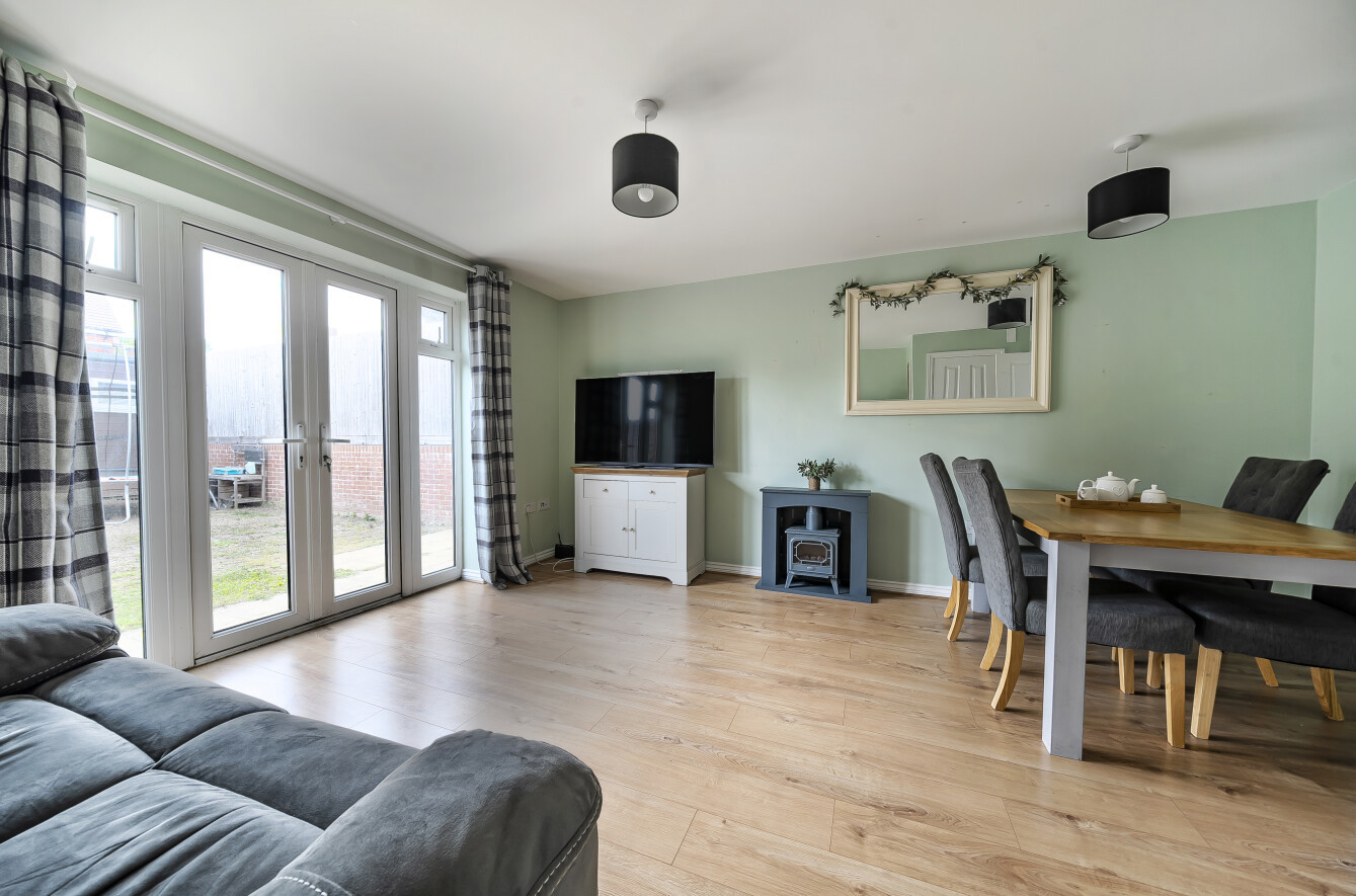 Sapphire Close, Locks Heath, Hampshire, SO31