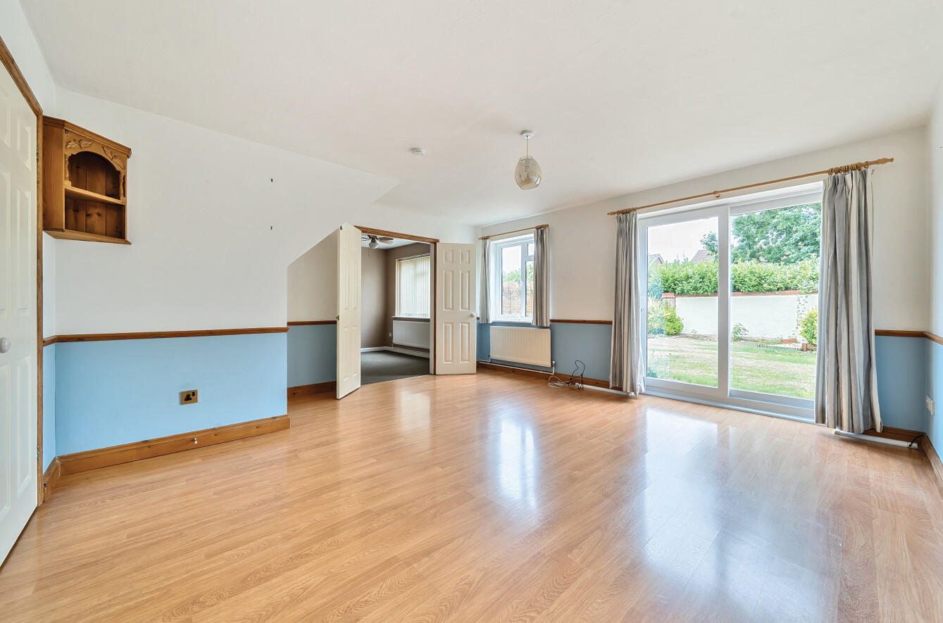 Hollybrook Gardens, Locks Heath, Hampshire, SO31 - Charters