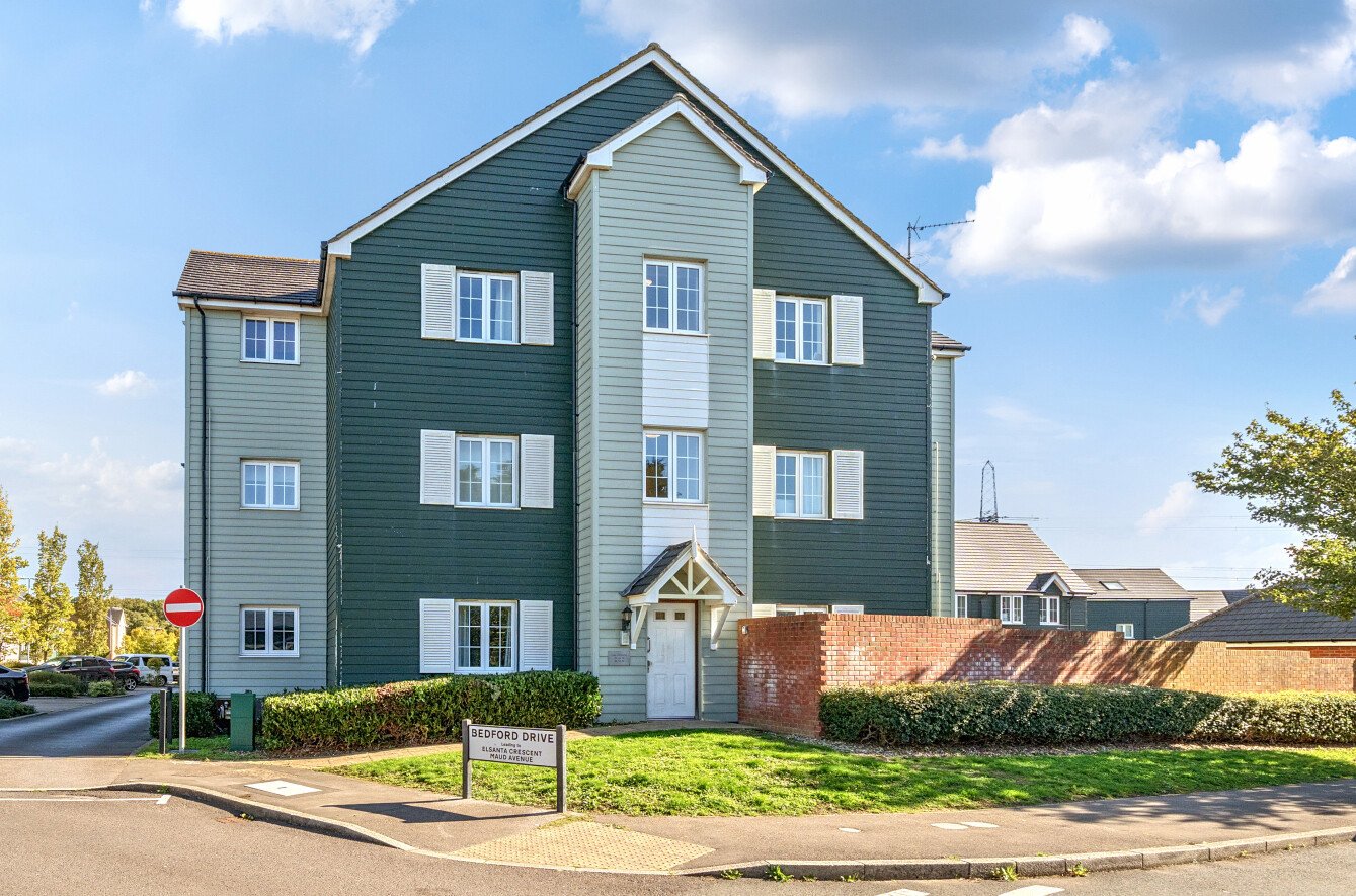 Lynn Crescent, Titchfield Common, Hampshire, PO14 - Charters
