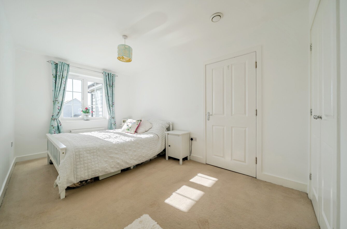 Lynn Crescent, Titchfield Common, Hampshire, PO14 - Charters