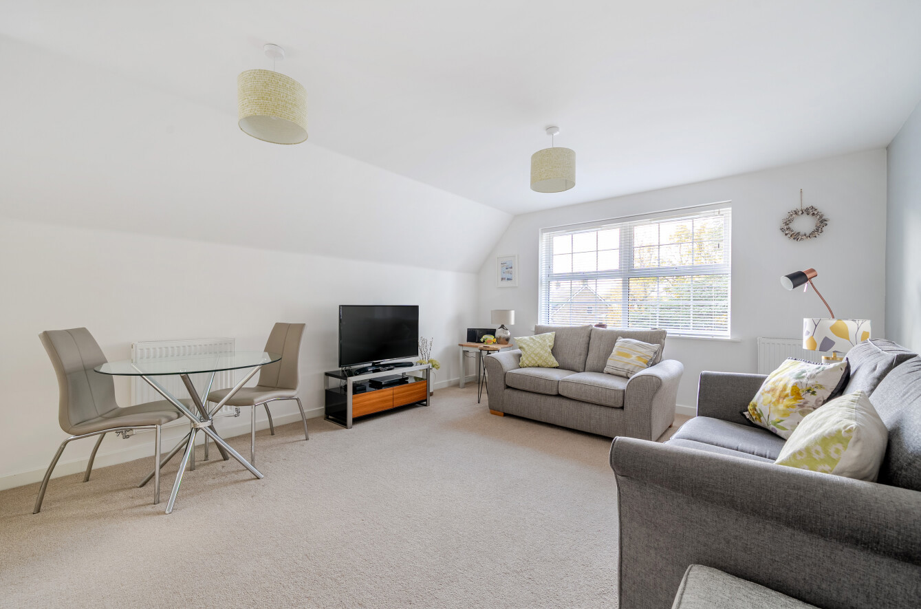 Montefiore Drive, Sarisbury Green, Southampton, Hampshire, SO31 - Charters