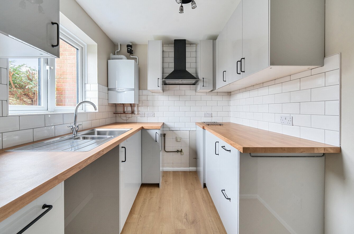 Albacore Avenue, Warsash, Southampton, Hampshire, SO31 - Charters