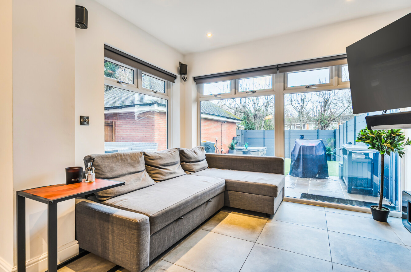 Jarvis Fields, Bursledon, Hampshire, SO31 - Charters