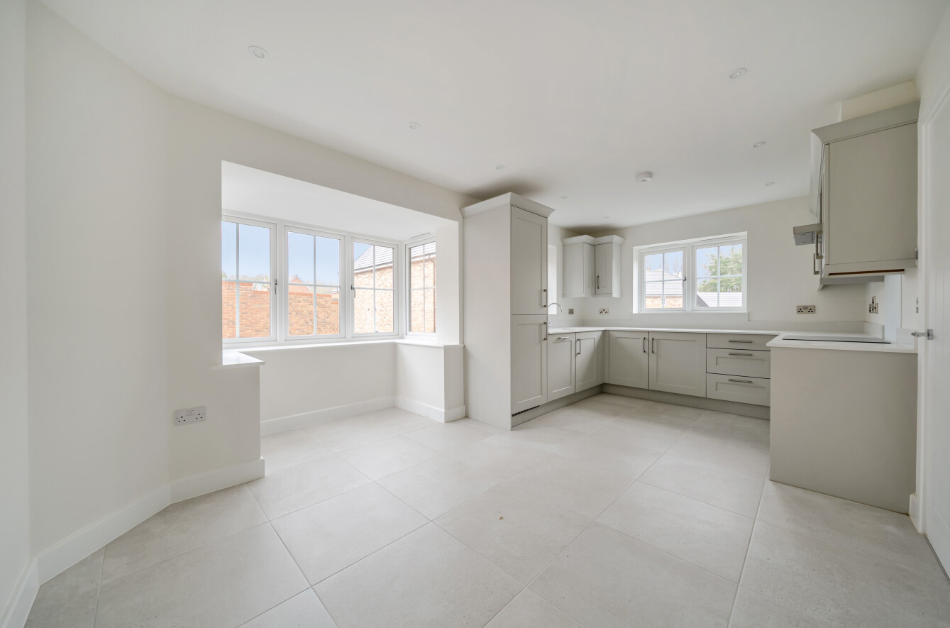 Beacon Bottom, Park Gate, Southampton, Hampshire, SO31 - Charters