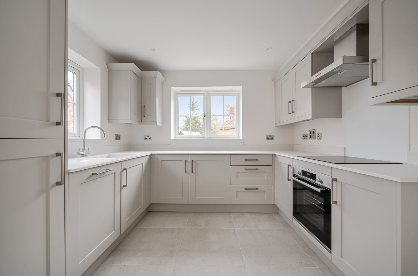 Beacon Bottom, Park Gate, Southampton, Hampshire, SO31 - Charters