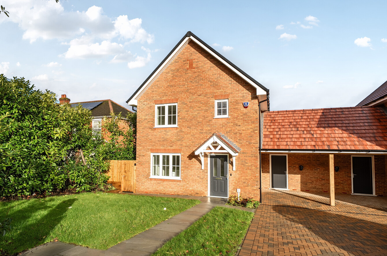 Beacon Bottom, Park Gate, Southampton, Hampshire, SO31 - Charters