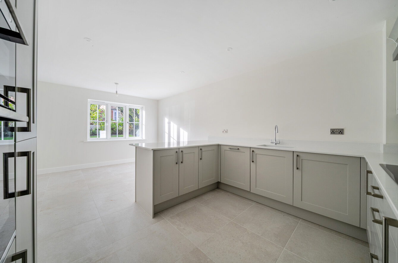 Beacon Bottom, Park Gate, Southampton, Hampshire, SO31 - Charters