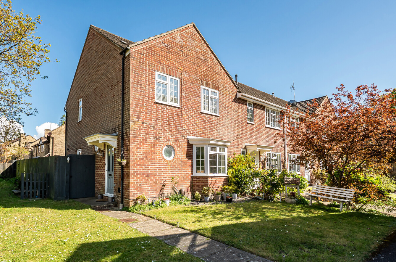Downland Close, Locks Heath, Southampton, Hampshire, SO31 - Charters