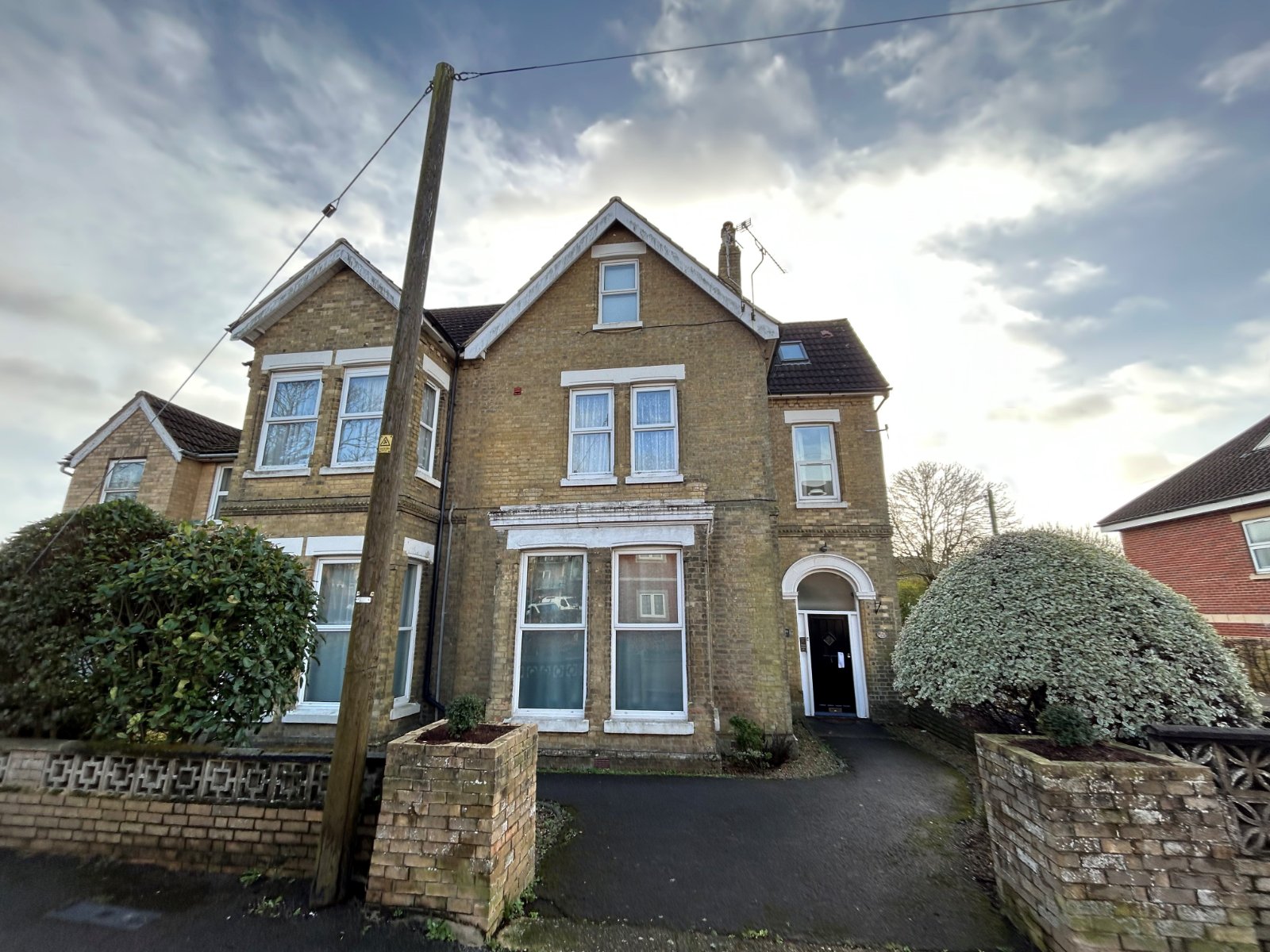 Station Road, Netley Abbey, Southampton, Hampshire, SO31 - Charters