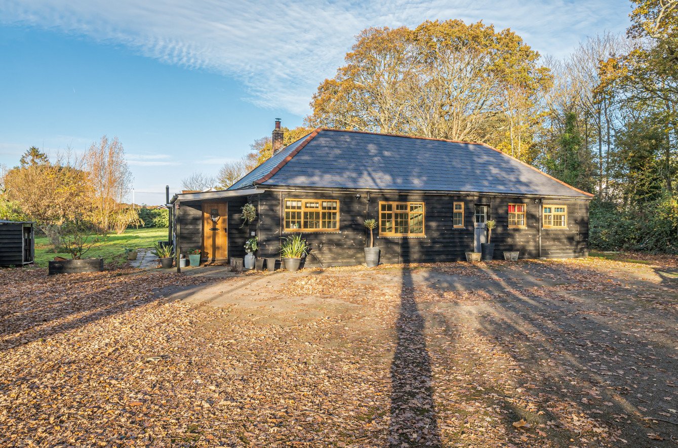 Common Lane, Titchfield, Fareham, Hampshire, PO14 - Charters
