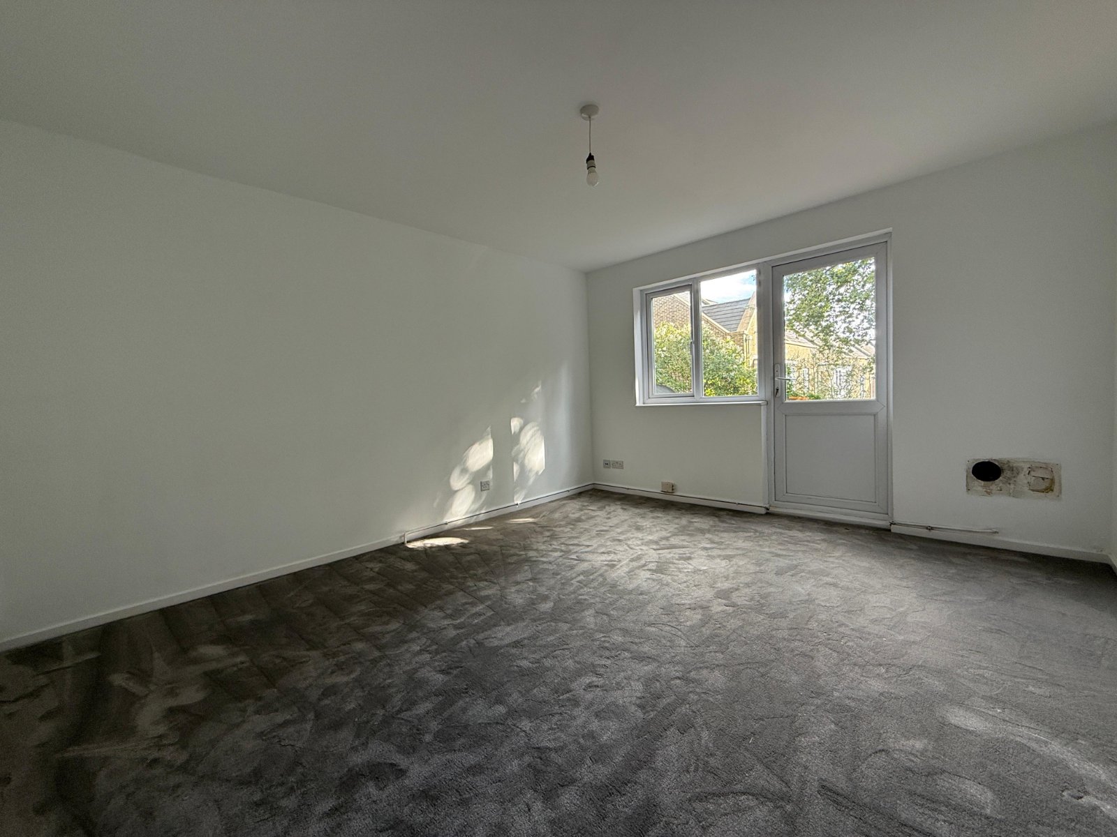Humber Gardens, Bursledon, Southampton, Hampshire, SO31 - Charters