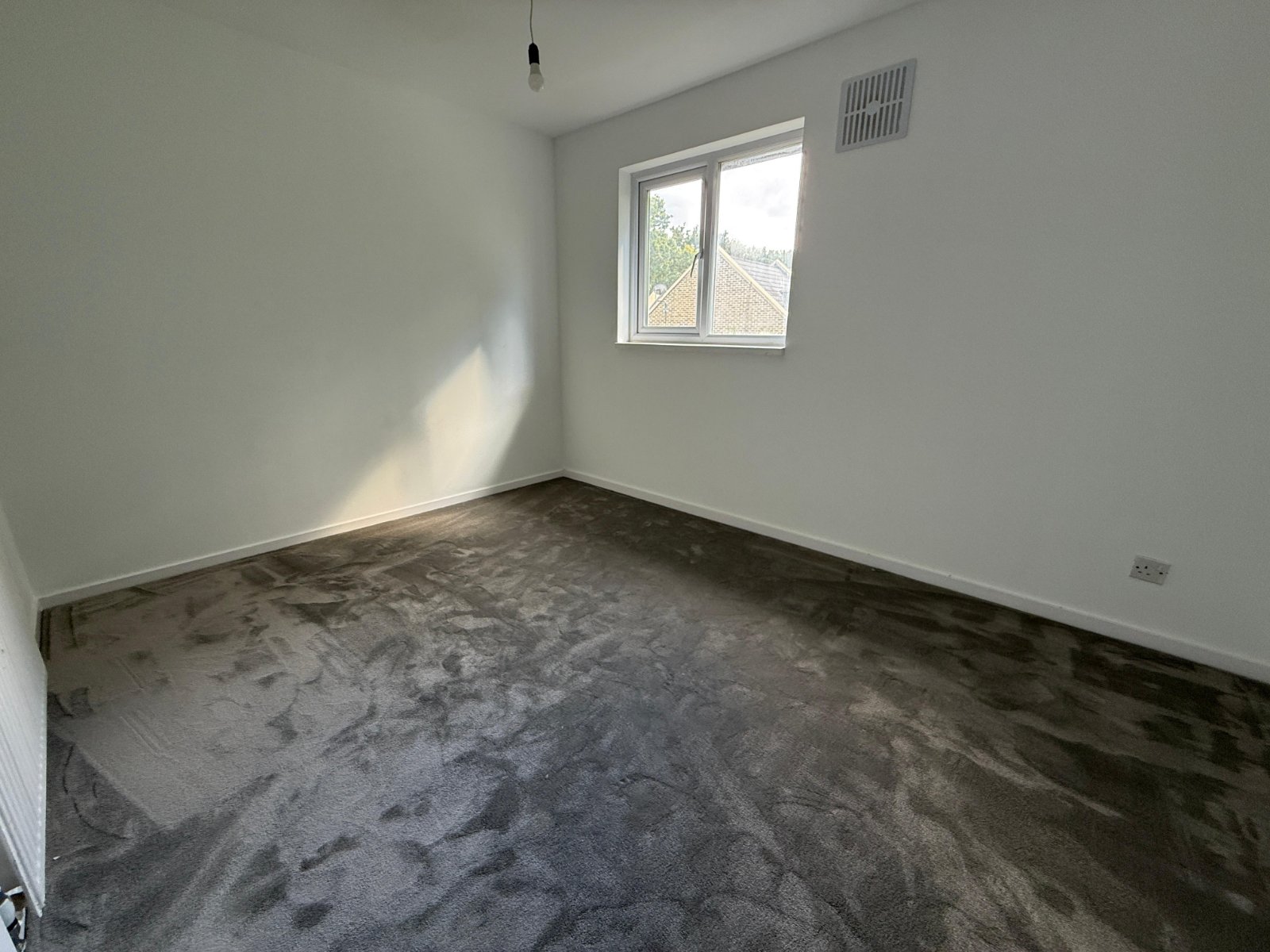 Humber Gardens, Bursledon, Southampton, Hampshire, SO31 - Charters