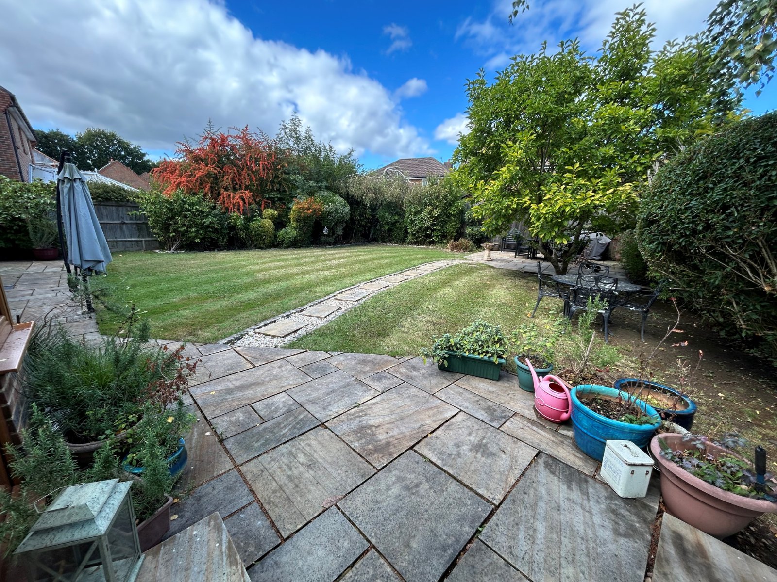Segensworth Road, Fareham, Hampshire, PO15 - Charters
