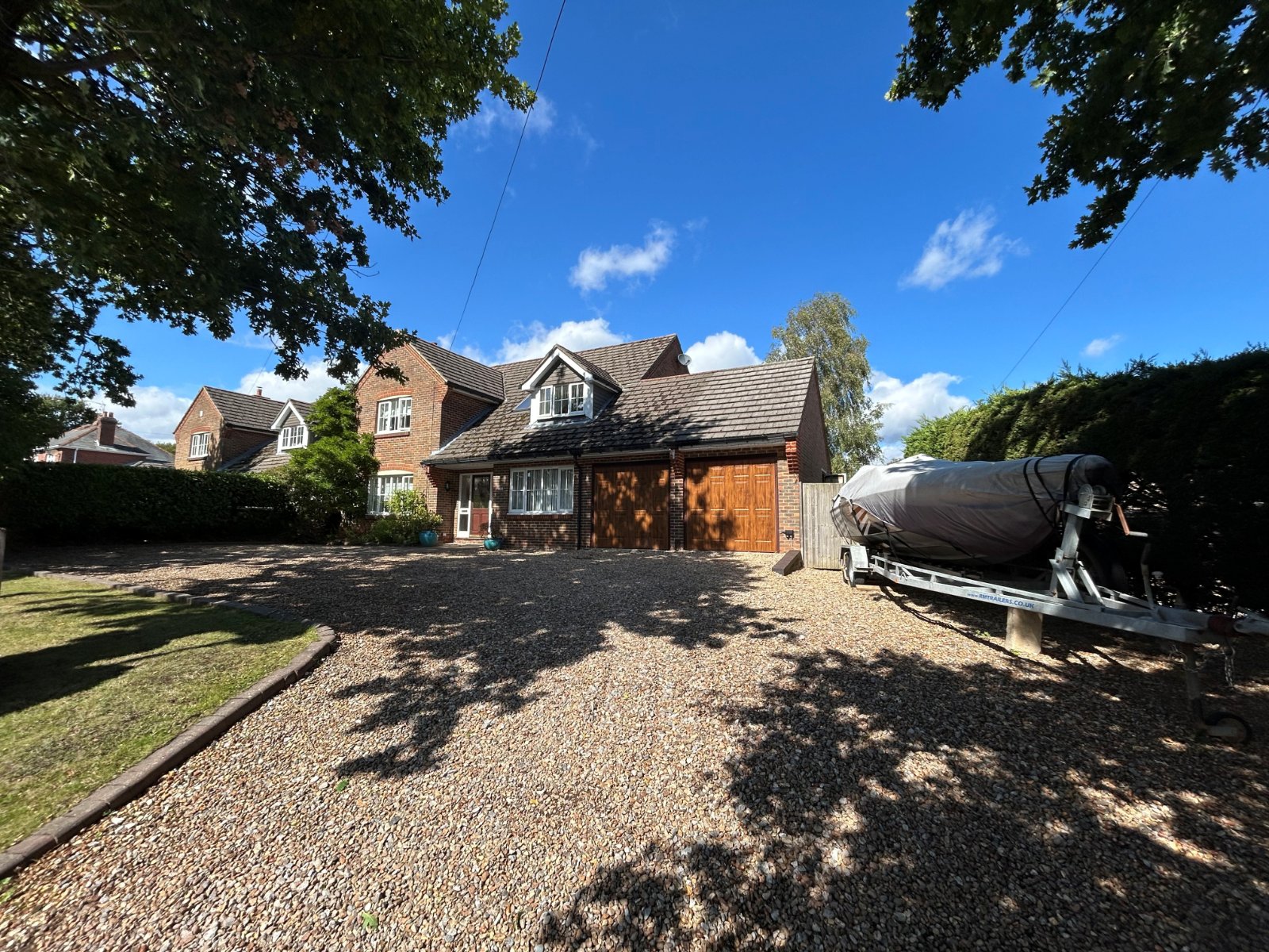 Segensworth Road, Fareham, Hampshire, PO15 - Charters