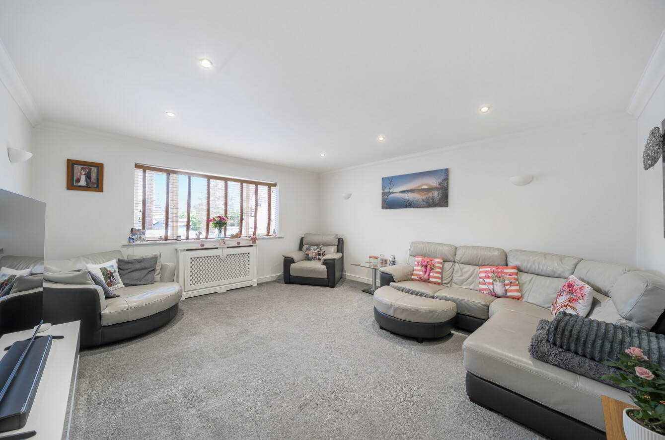 Coniston Gardens, Hedge End, Southampton, Hampshire, SO30 - Charters