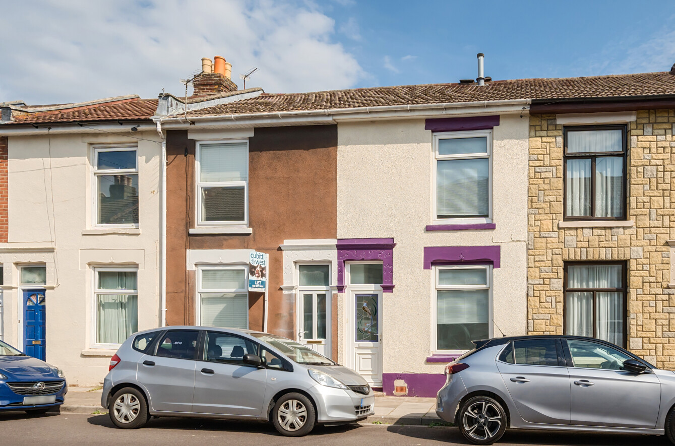Esslemont Road, Southsea, PO4
