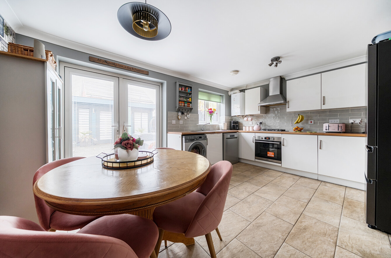 Hirst Road, Drayton, Portsmouth, Hampshire, PO6 Hirst Road, Drayton, Portsmouth, Hampshire, PO6 - Charters