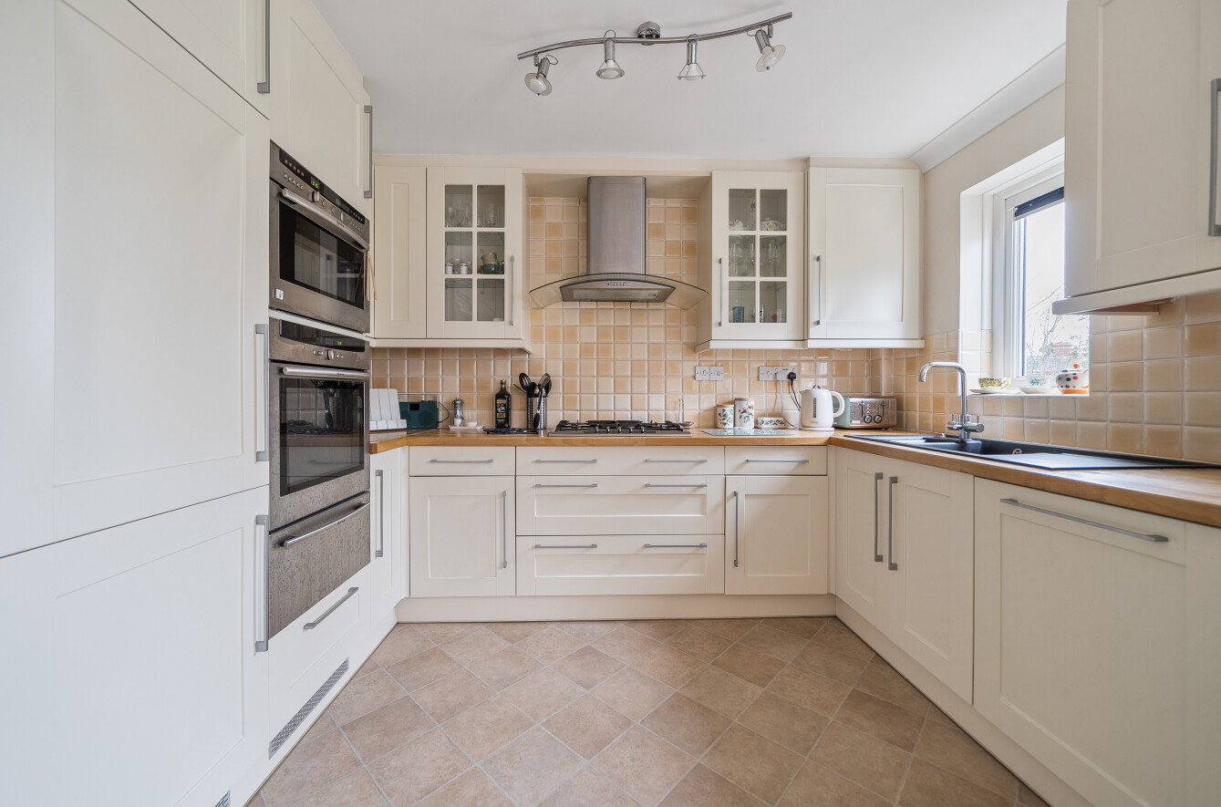 Islay Gardens, Portsmouth, Hampshire, PO6